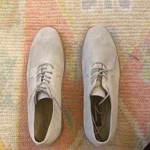 New in box size 11 mens nyle shoes.